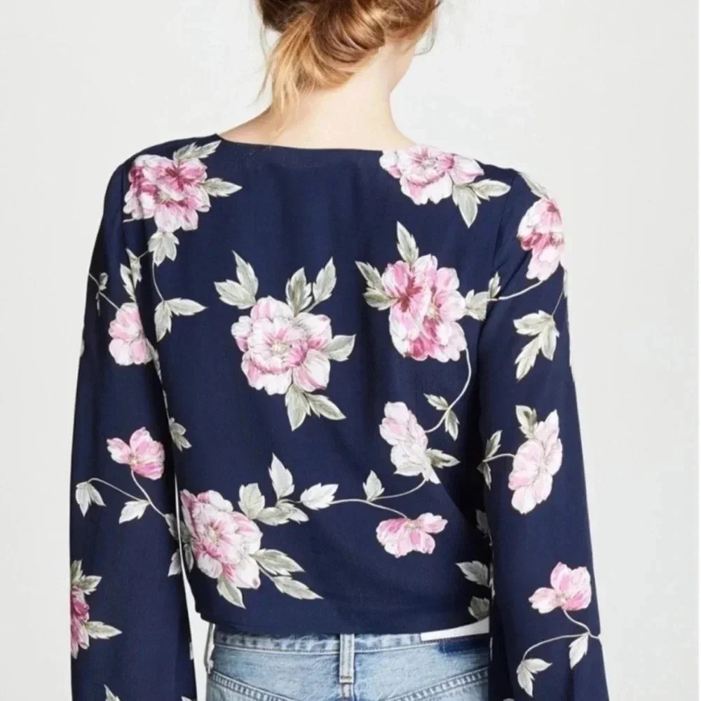 Cupcakes & Cashmere Floral Jerome Bell Sleeve Blouse Size Small - Picture 2 of 11